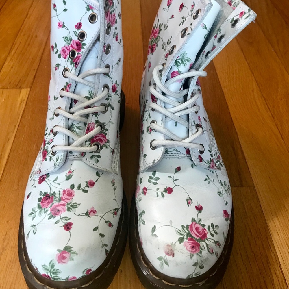 Vtg floral Dr. Martens